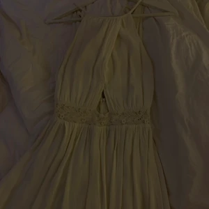 Student/skolavslutnings klänning - Super gullig klänning i jättebra kvalite från bikbok🌸