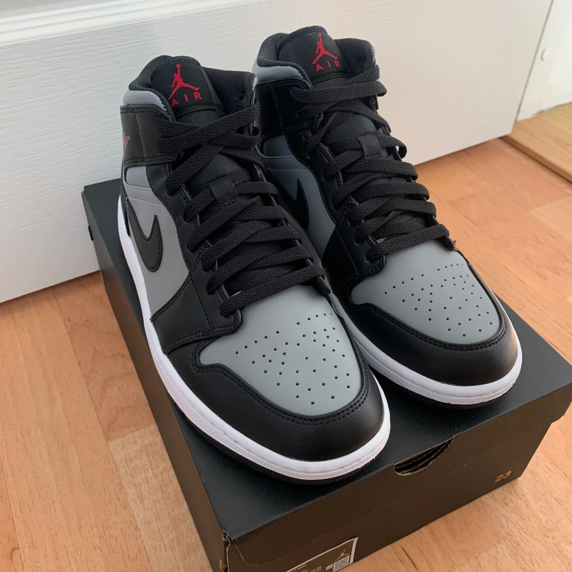 Jordan 1 Mid Shadow Red - 90