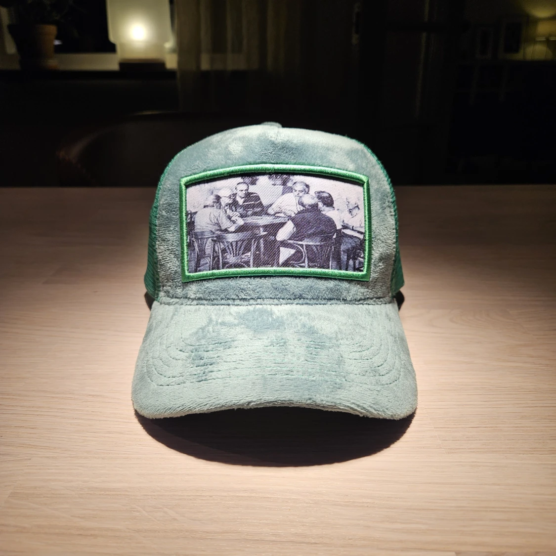 Emilia Pendenza Velvet Keps