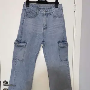 Jättefin jeans, har använt fåtal gånger 💗 men i fintskick och har extra fikor :) FRI FRAKT 