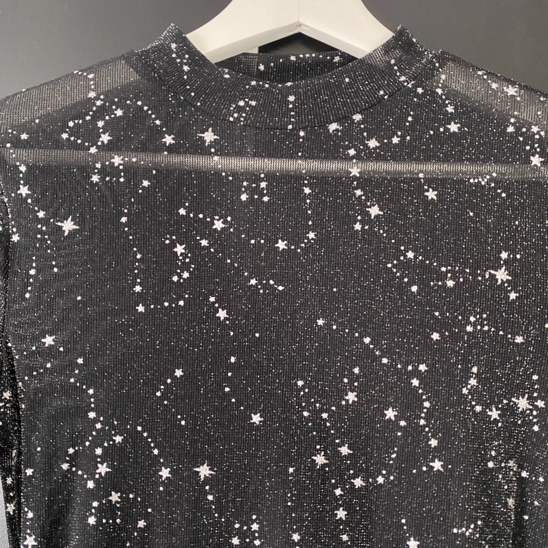 Långärmad glittrig mesh body - 90