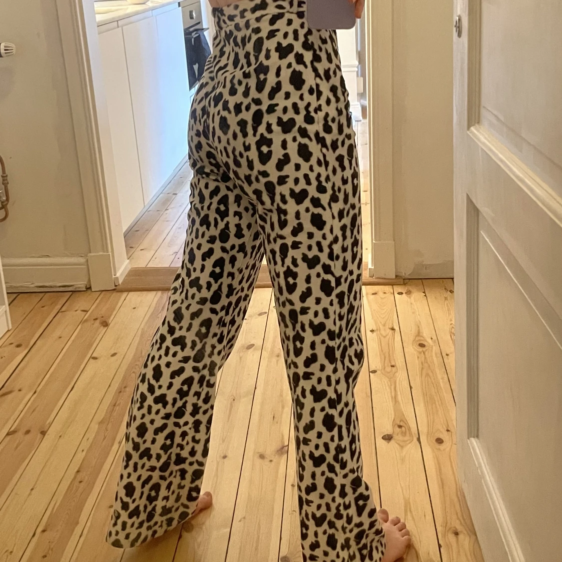 byxor med kotryck, zebra, leopard hög midja