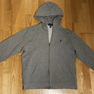 Hoodie - Grå hoodie