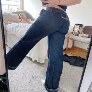 Ett par jeans från en av Acnes första kollektion. Skriv för mer info 