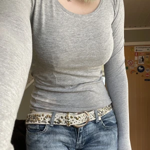 grå topp - en grå topp från lager 157 i storlek XS💗inga tydliga defekter 