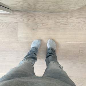 Zara jeans gråa Köparen står för frakten 