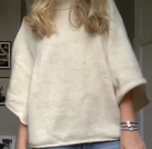 poncho trekvarts zara - zara stickad tröja med trekvarts armar, super fint skick🤩❤️‍🔥