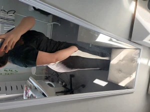 Byxor - Jätte fina byxor med vit rand på båda sidor. Inga fläckar alls och skönt material. Kom privat för mer bilder.
