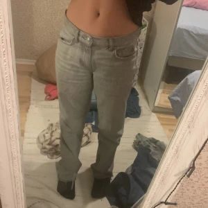 low waist jeans  - snygga low waist jeans från ginatricot size: medium