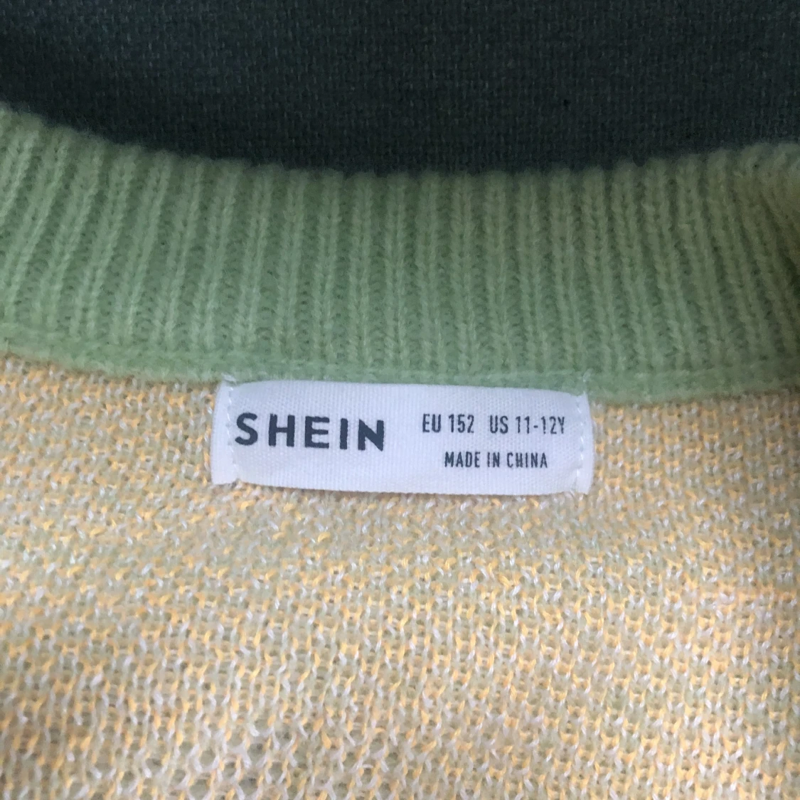 Grön blommig kofta - 91