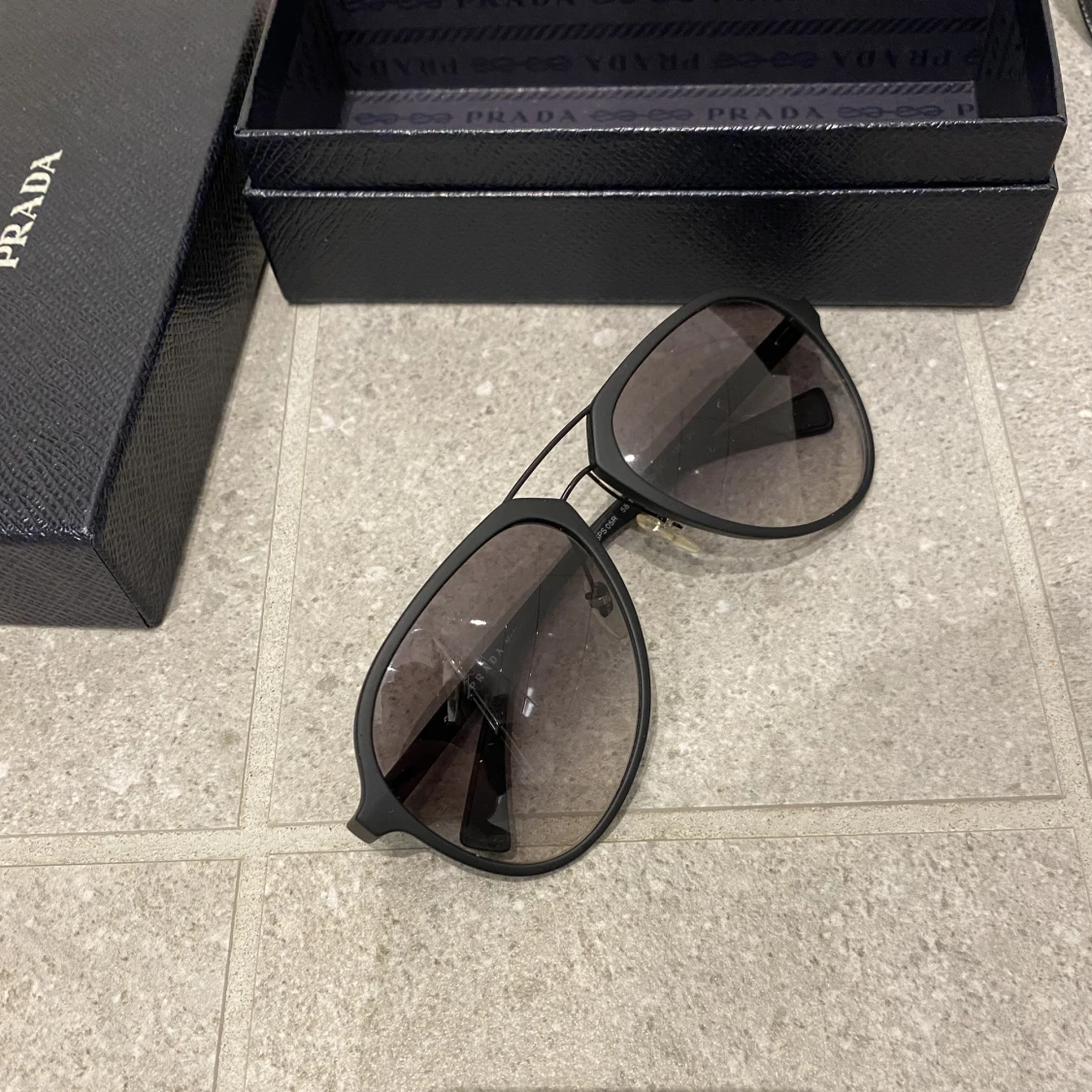 Solglasögon Prada - 90