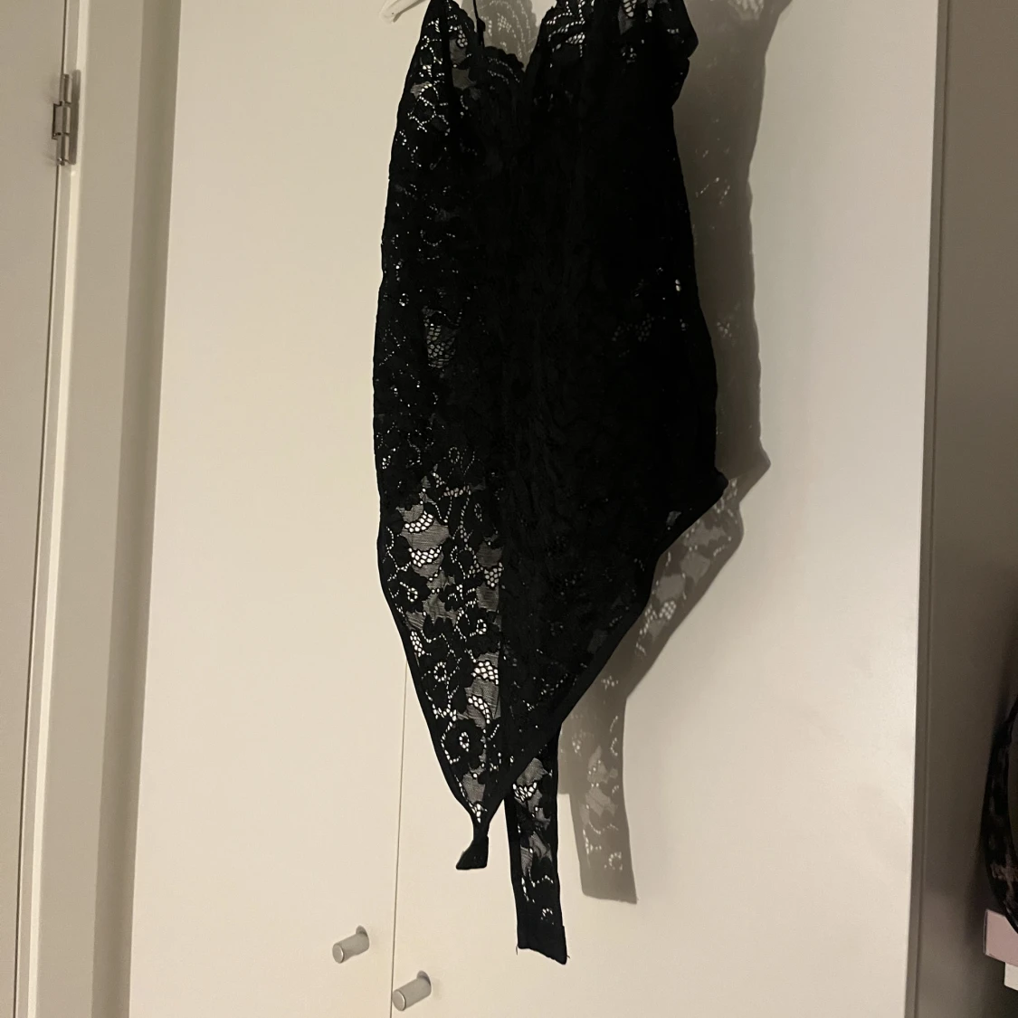 Svart spets body - 90