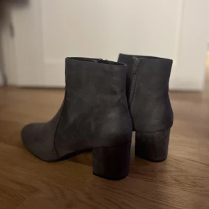 Stövletter  - Provade, möjligtvis använda 1-2 gånger. 