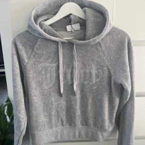 Juciy couture - Prislapp kvar, endast testad, säljer då den va för liten 