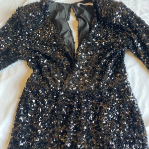 Beautiful Adoore sequin dress - Selling this beautiful dress brand new with tags 