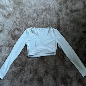 Topp - Omlottopp från nakd, aldrig använd!