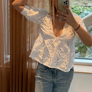 Blus - Så fin vit blus! 