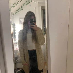 Kofta - 🔴TRYCK EJ PÅ ”KÖP NU”🔴Kofta från lager 157 i storlek 150. Aldrig använd utan bara provad, fick den i julklapp och den är inte riktigt min stil, därav säljs den🫶🏼