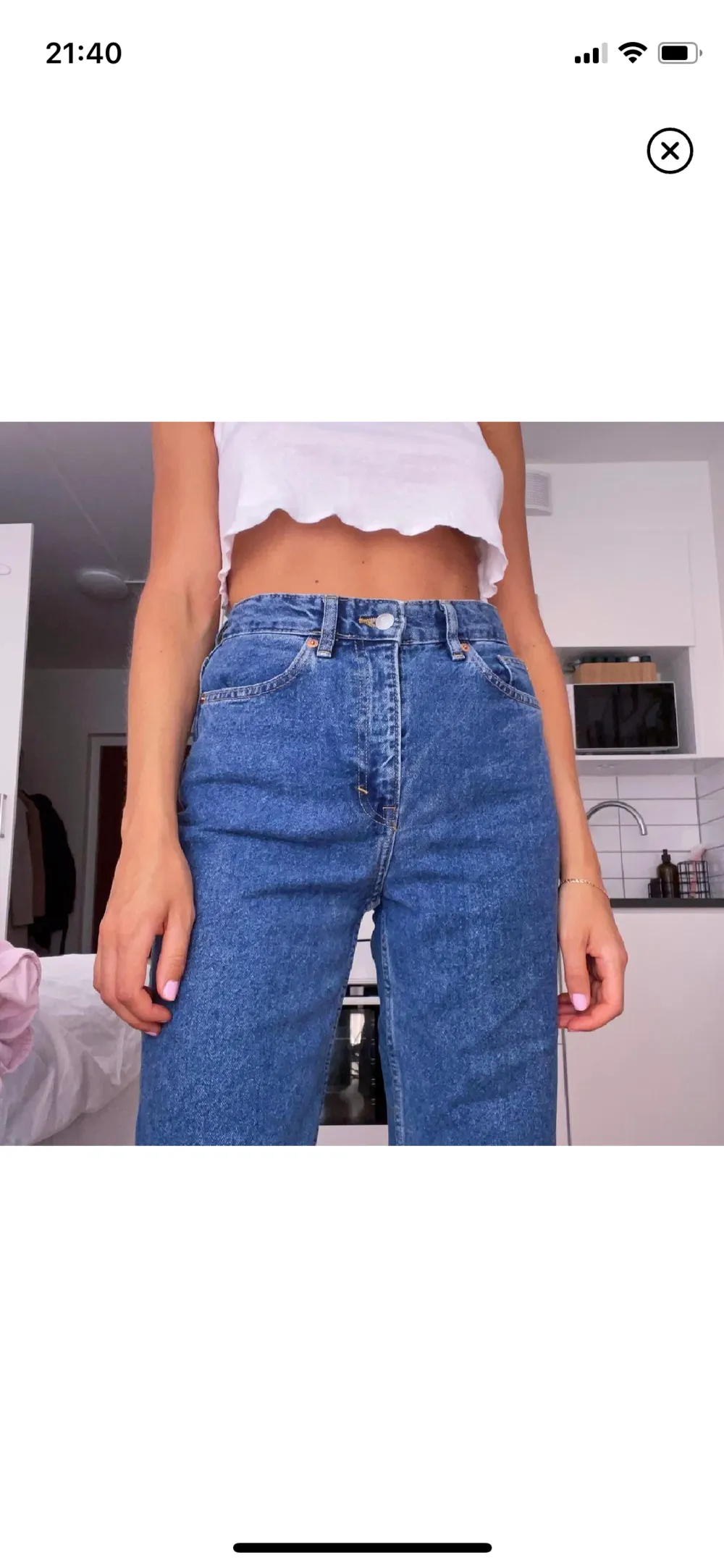 Blå raka jeans som aldrig kommer till användning då jag har många liknande! Använda Max 3 gånger!. Jeans & Byxor.