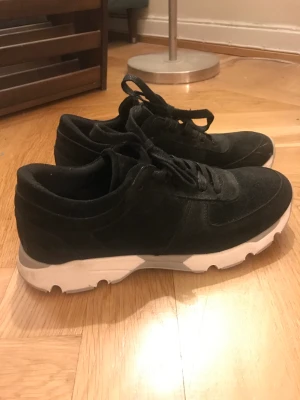 Lindberg sneakers - Hetsiga skor🤩🤩 storlek 41 och unisex, använda 1 gång