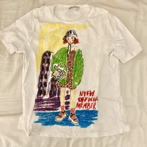 T-shirt⚡️💙🌺 - Supernajs t-shirt från Zara🌻💙