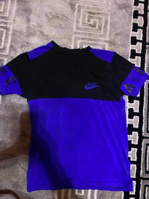 Nike air - Säljer ett fett fin nike air tröja, skriv för mer bilder.