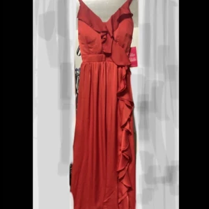 Klänning  - Klänning oanvänd.