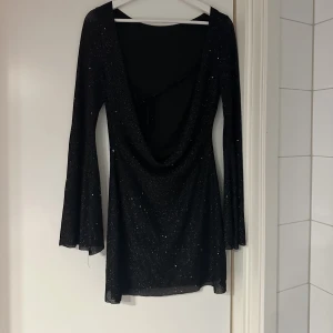 Parthea klänning - Aldrig använd då den är för kort för mig,  Annars jättefin❣️ Orginalpris 400 kr