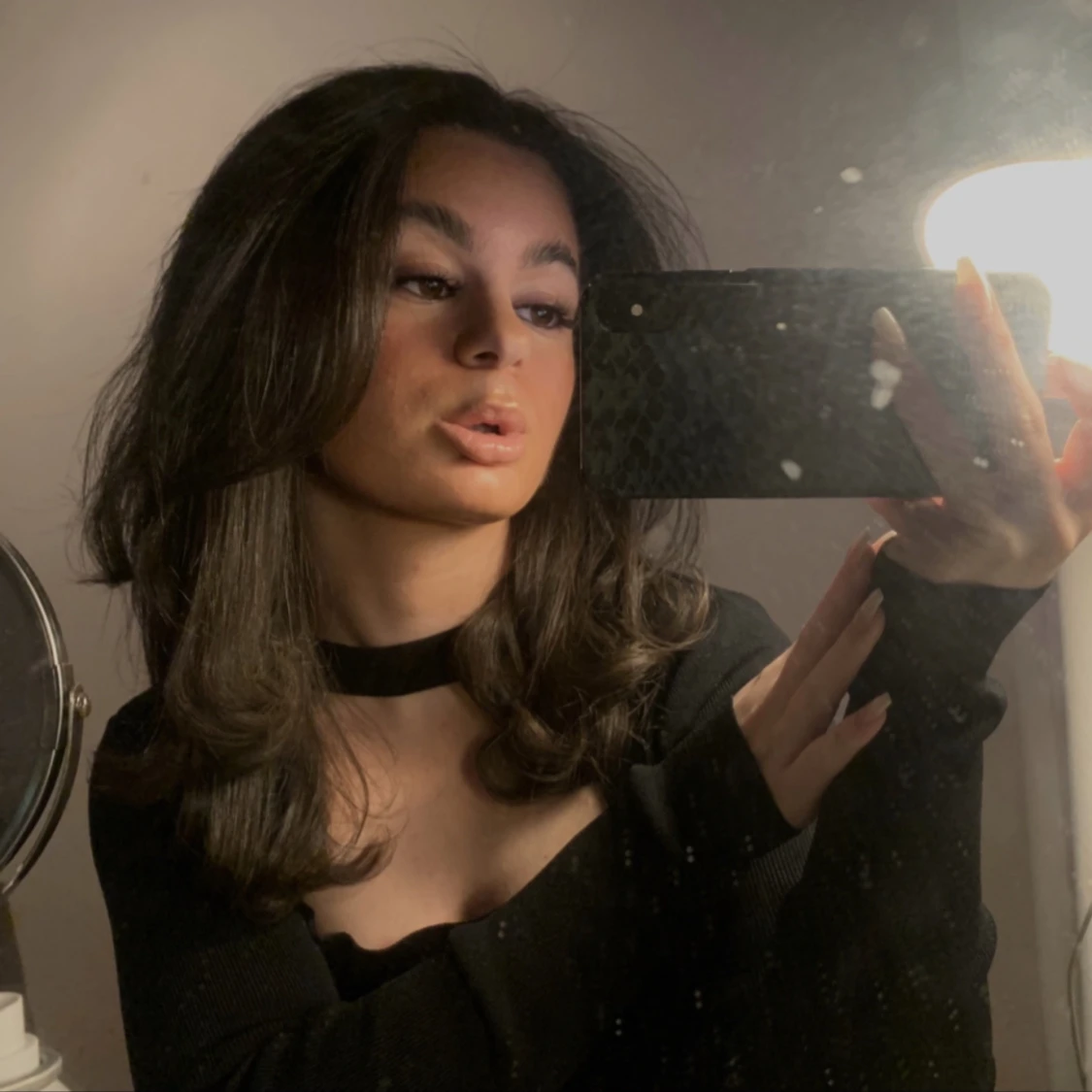 stickad topp med chocker 