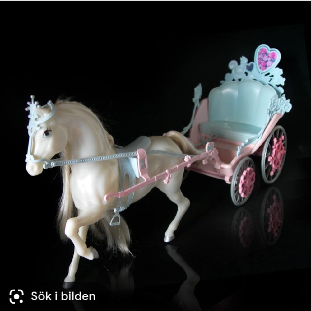 SÖKER ! Barbie häst och vagn | Plick Second Hand
