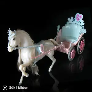 Söker barbie häst och vagn. Hör gärna av dig om du har andra.