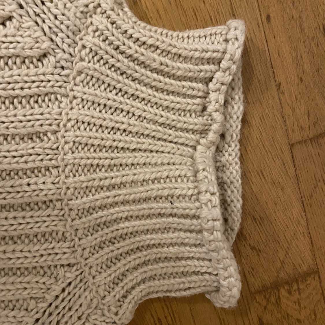 Stickad tröja  - 91