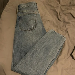 Levis jeans - Hittar ej storlek på dessa men skulle säga Xs då de inte passar mig som s 