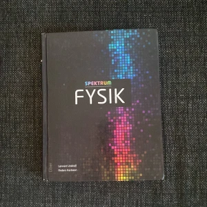 Spektrum fysik  - Boken är som ny. Boken är läst men utan understrykningar och anteckningar.