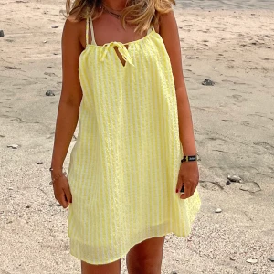 Klänning från Na-kd - Sommarklänning från Na-kd i storlek 34! I bra skick! 