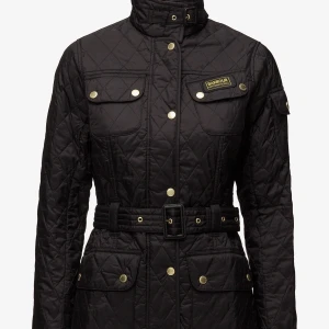 Barbour women jacket  - Svart Barbour jacka. Nyskick. Nypris: 2200 kr 