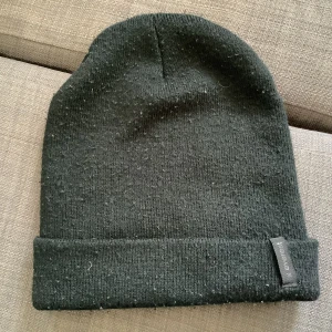 Tre mössor 30 kr  - Tre mössor One size 30:’t 