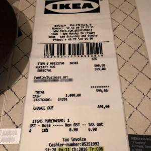 Ikea x Virgil Abloh  - Köpt i Helsingborg på Ikea när de släpptes. Mattan har alltid hängt på vägg så har aldrig varit på marken, därav det bra skicket. Mattan är 9.5 av 10 i skick (den är endast uppbackad). Vid fler frågor finns jag i pm. Mattan hämtas på plats av köpare. 
