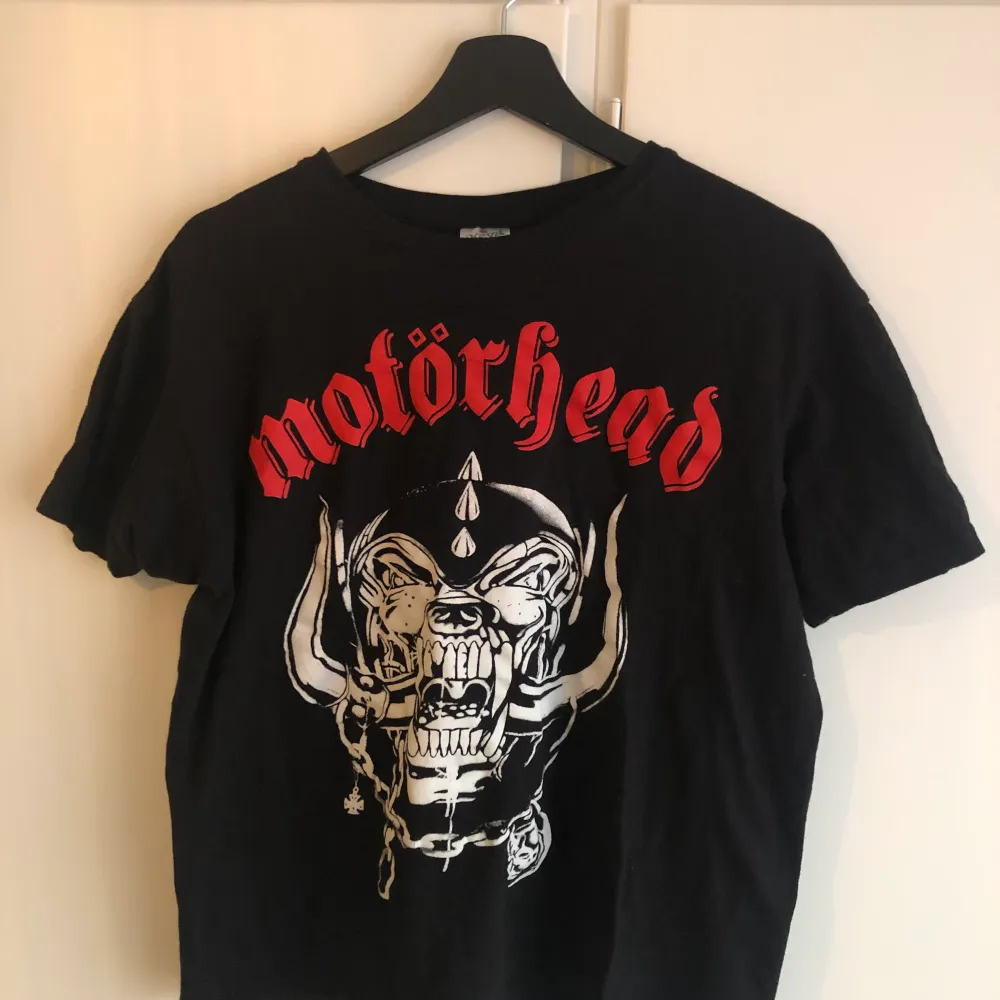 Motörhead merch t-shirt i storlek S Möts i Stockholm, tar kontant och swish. T-shirts.