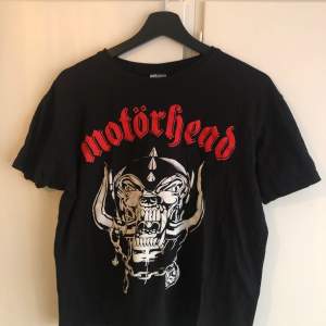 Motörhead merch t-shirt i storlek S Möts i Stockholm, tar kontant och swish