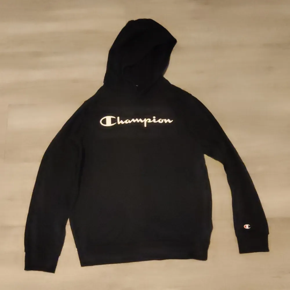 Champion hoodie i storlek 162 nyskick . Hoodies.