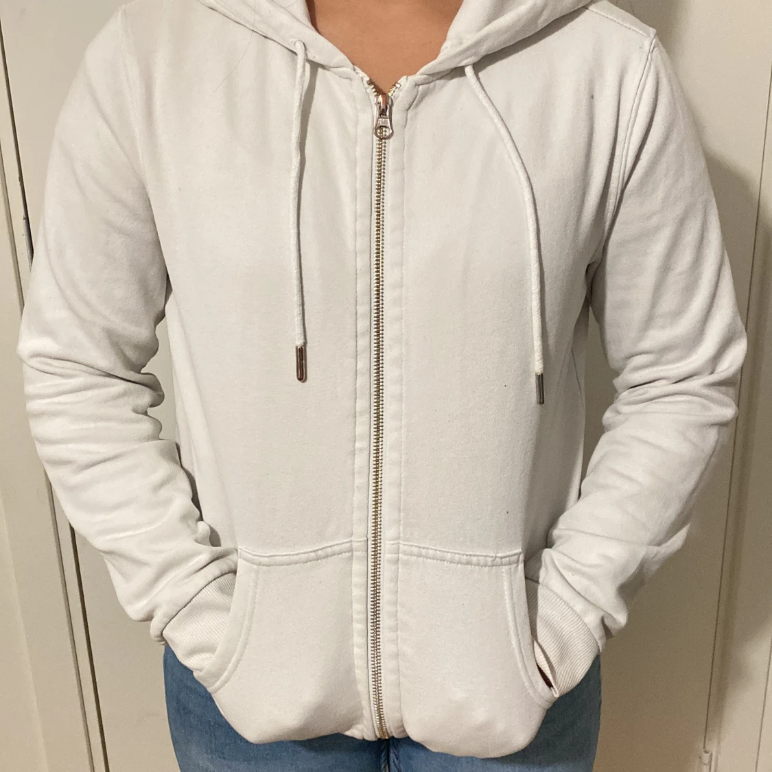 Vit tjocktröja från H&M - 90