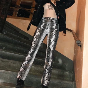 I am Gia snakeprint PU leather pants - Fejkskinn, storlek s