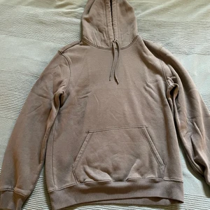 HM hoodie - Hej jag säljer min ljusblåa HM hoodie som är i mycket bra skick.