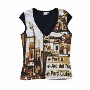 Grafisk topp - Storlek 38/40  57kr frakt 