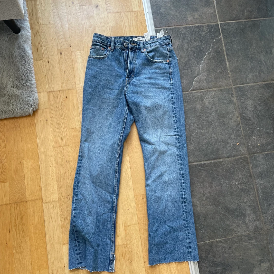 Jeans från pull and bear storlek 36  - 90