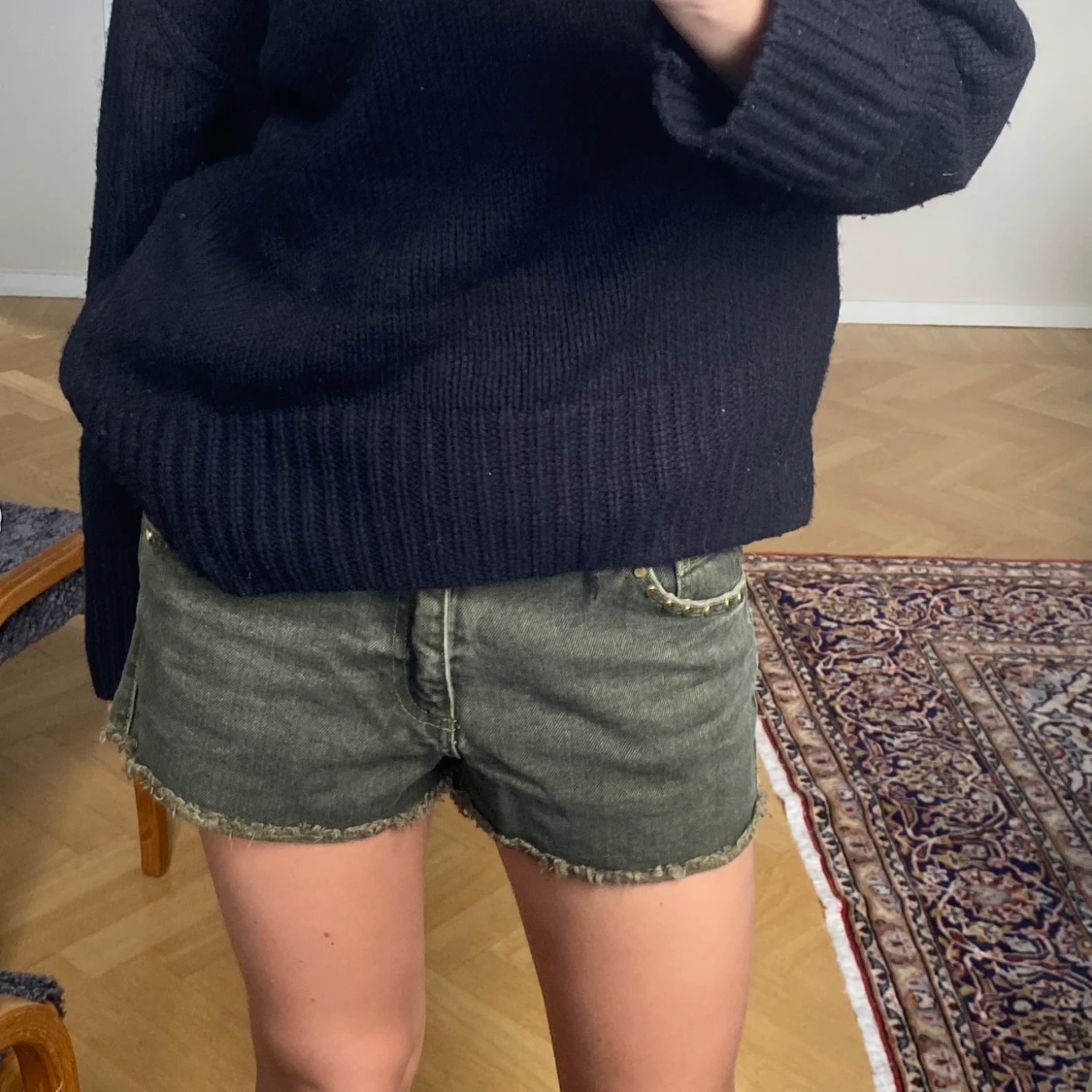 Gröna shorts med nitar - 90