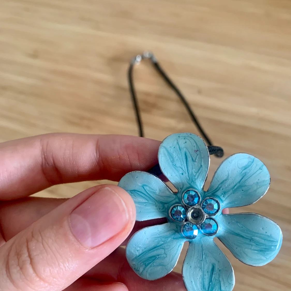 Blommigt halsband - 90