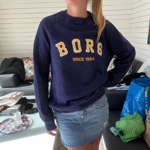 Tröja  - Marinblå tröja från Borg