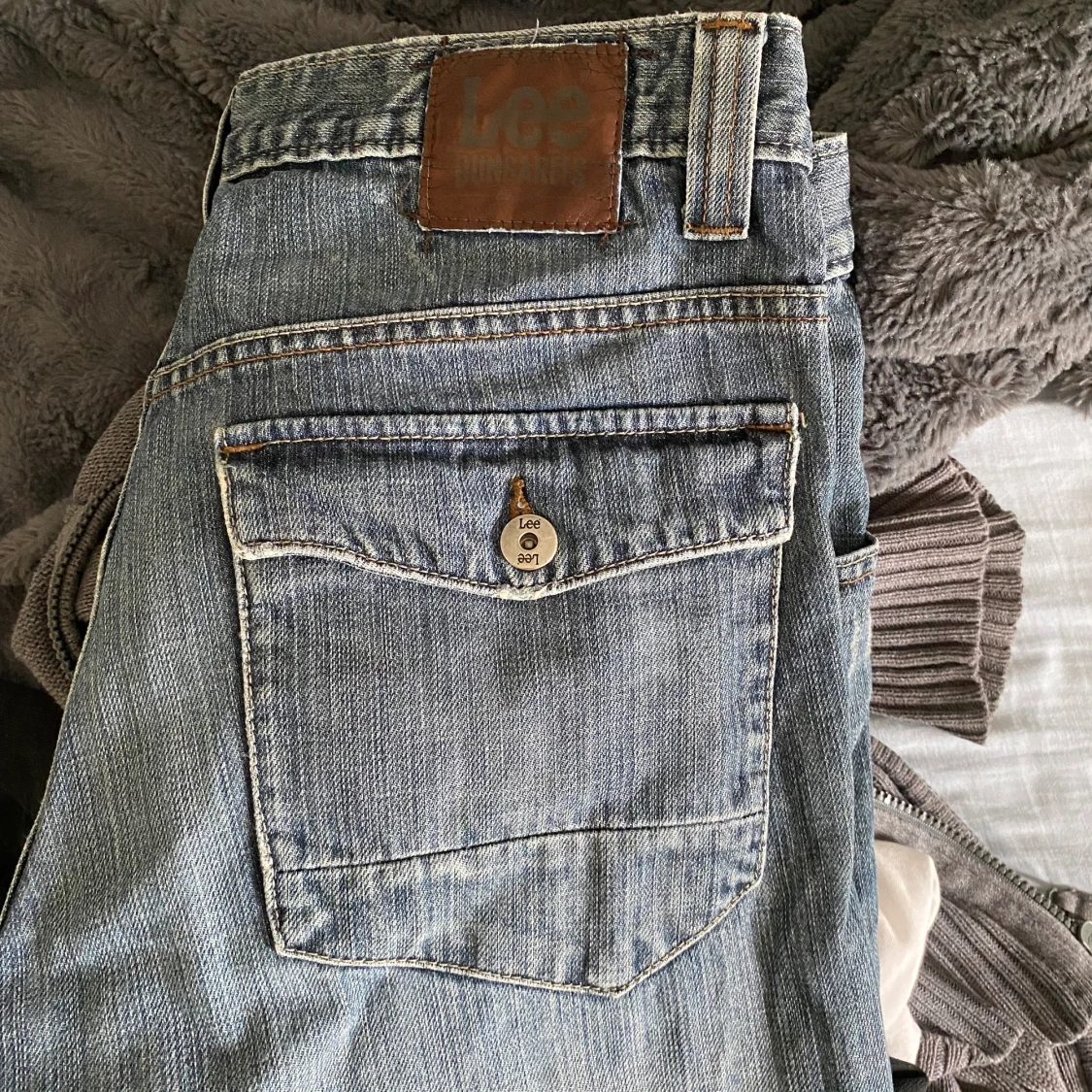 Lågmidjade Bootcut jeans med fickor - 90